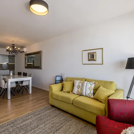Apartment Beachaholic M&g, Luxury Seaside On Znjan *