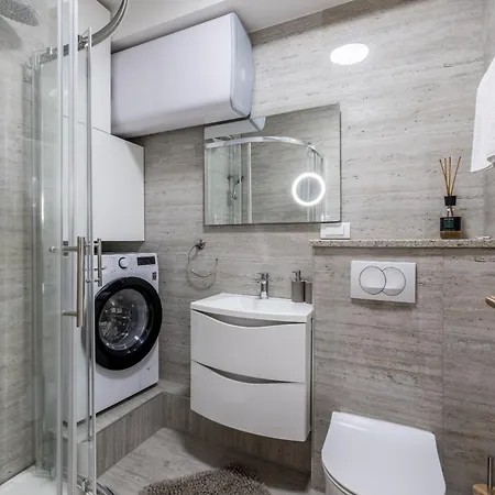 Apartment Beachaholic M&g, Luxury Seaside On Znjan