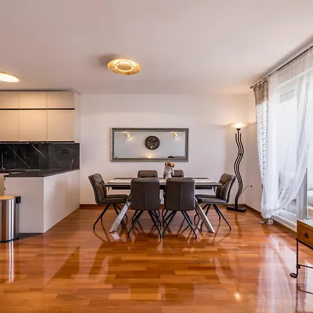 Apartment Beachaholic M&g, Luxury Seaside On Znjan