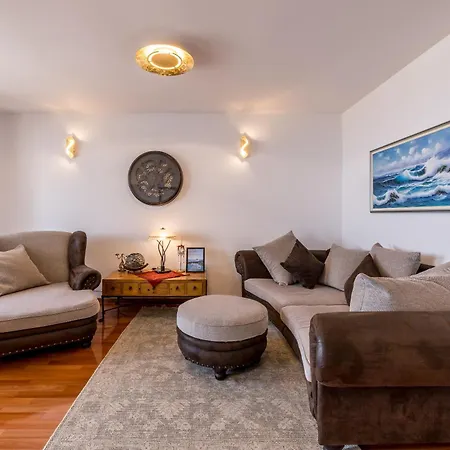 Appartamento Beachaholic M&g, Luxury Seaside On Znjan