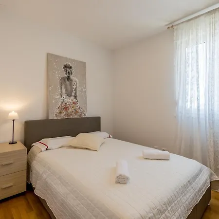 Beachaholic M&g, Luxury Seaside On Znjan سبليت
